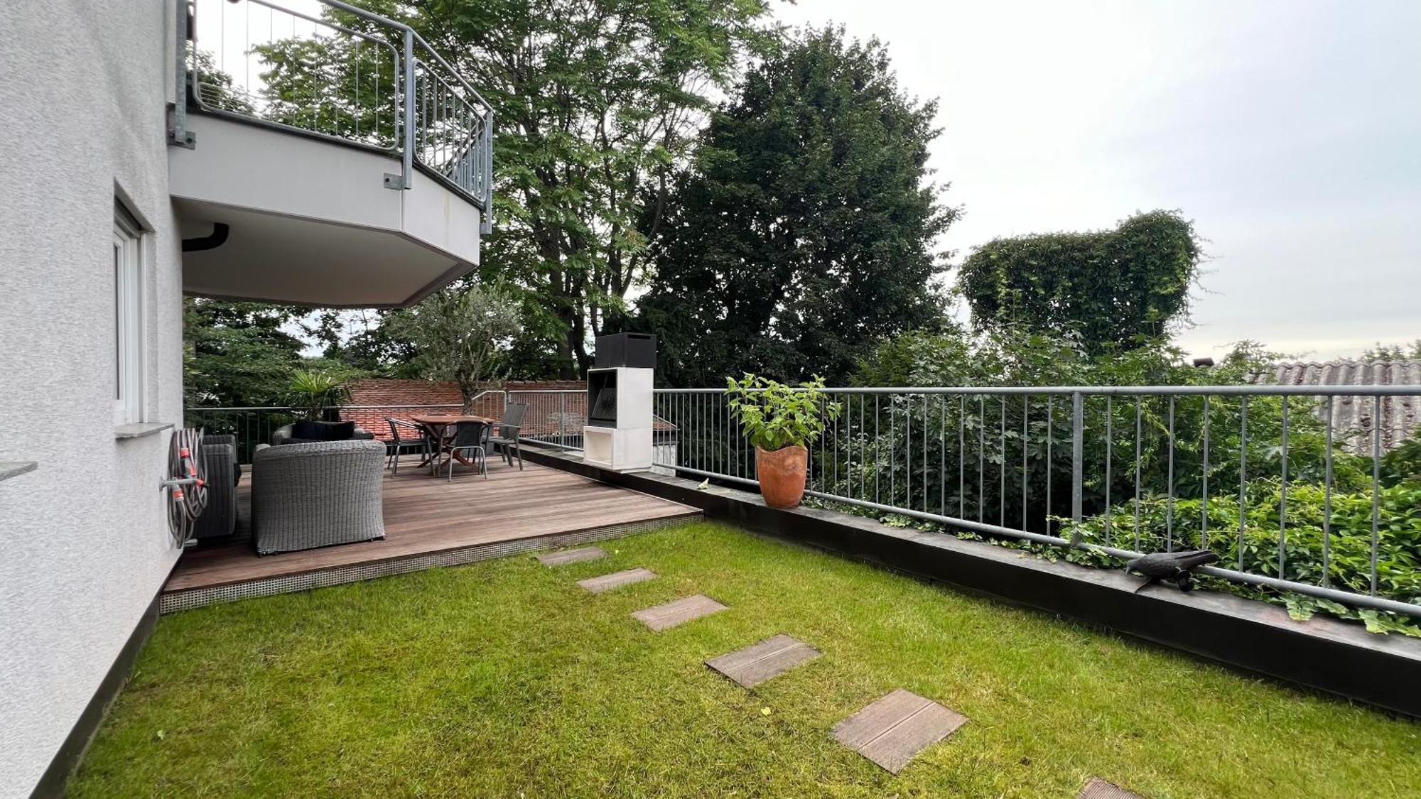 Ludwigshome Luxus - Zentral, Kostenloser Parkplatz, Terrasse Ludwigsburg Esterno foto