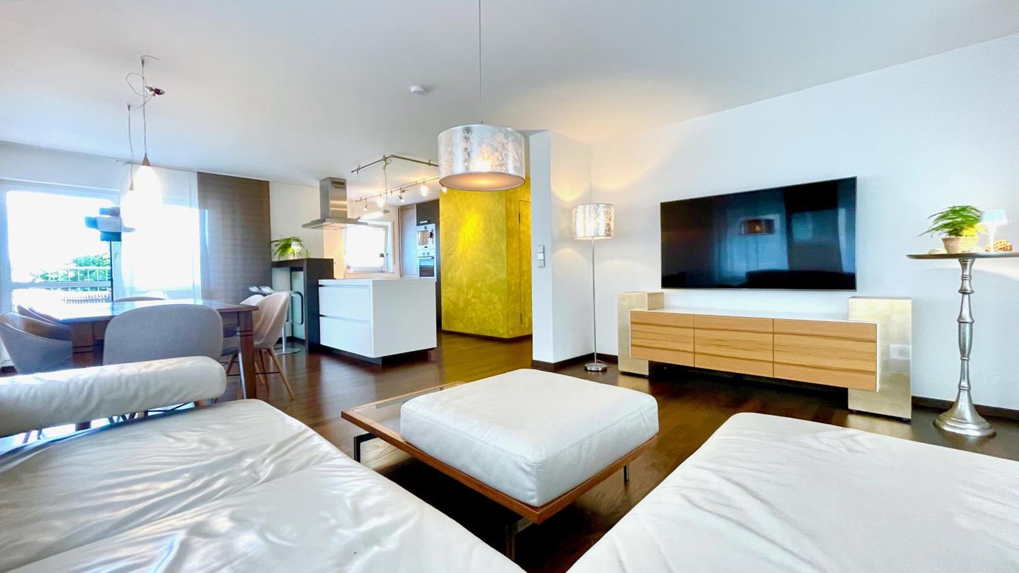 Ludwigshome Luxus - Zentral, Kostenloser Parkplatz, Terrasse Ludwigsburg Esterno foto